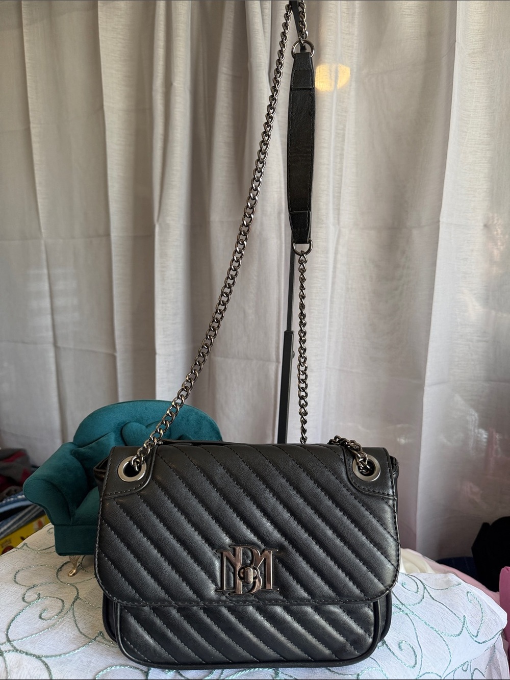 Badgley Mischka Black Quilted Leather Chain Shoulder/Crossbody Bag